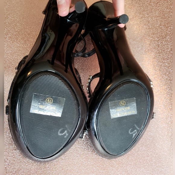 Celeste Heels Size 7.5 - Picture 6 of 7